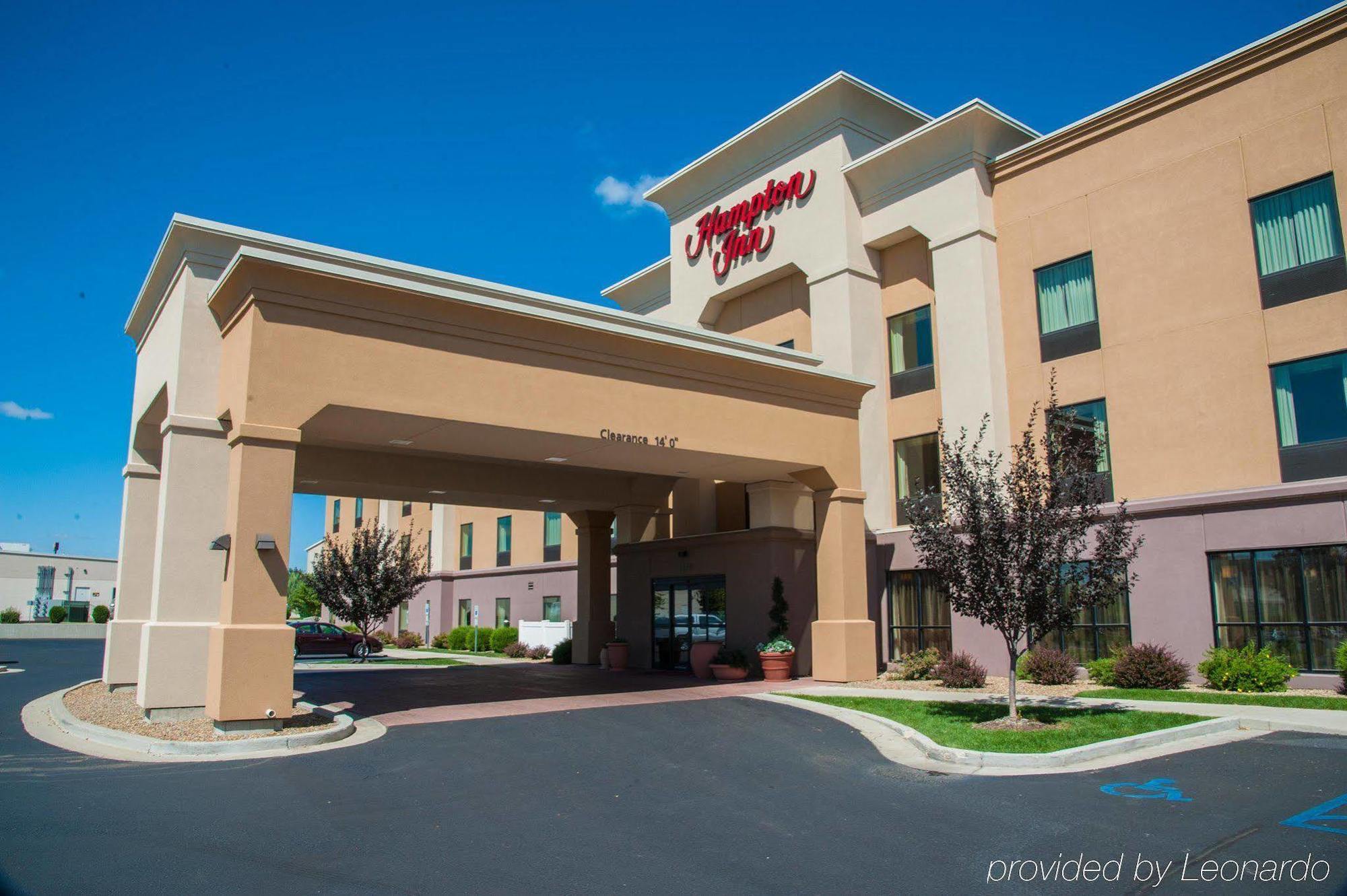 Hampton Inn Bismarck Exterior photo