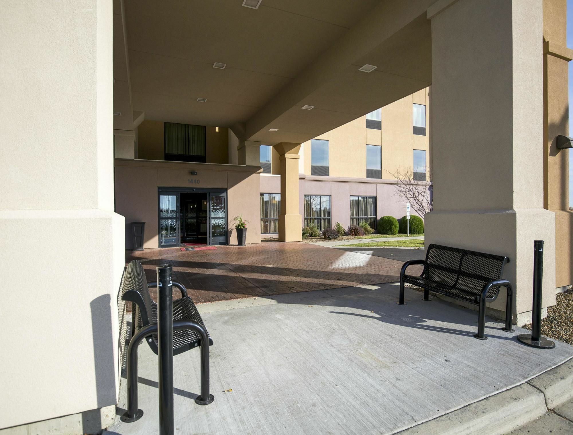 Hampton Inn Bismarck Exterior photo